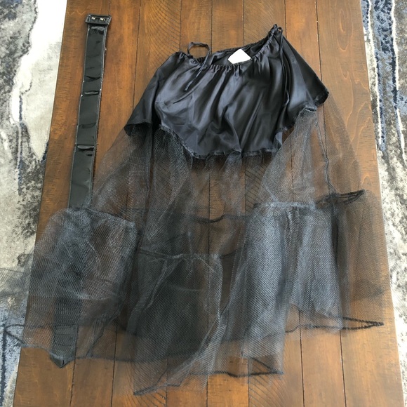 Nu-Mode Black and gold 3/4 length gown size 9/10 with crinoline and belt cruise - Picture 6 of 8